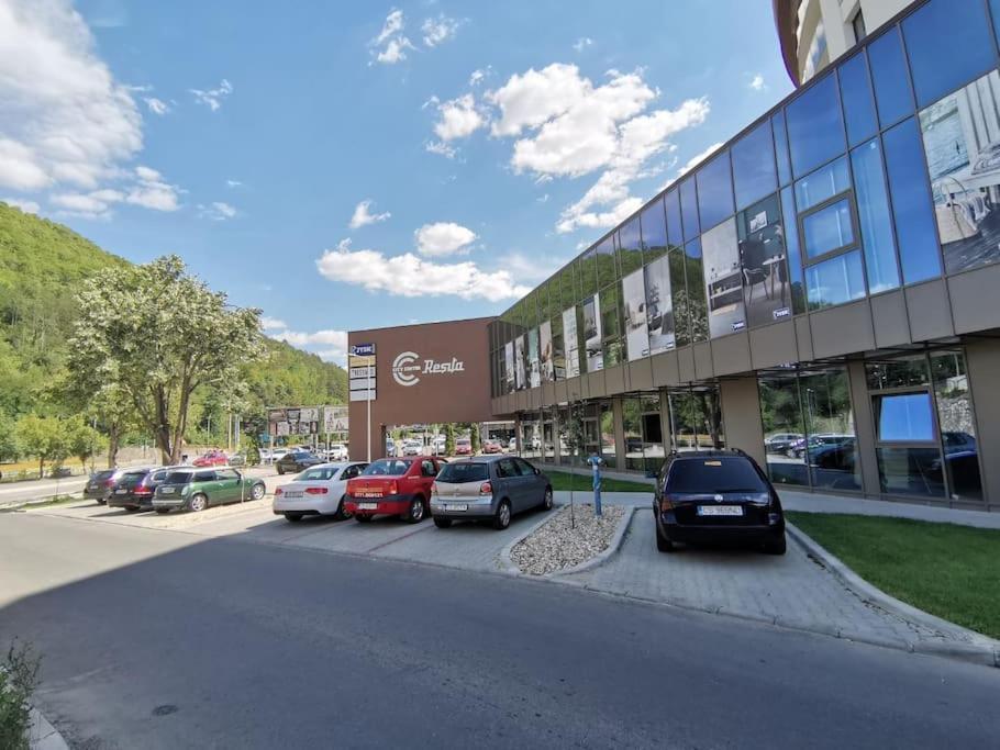 City Center Accommodation - 308 Reșița Dış mekan fotoğraf