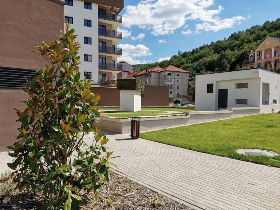 City Center Accommodation - 308 Reșița Dış mekan fotoğraf