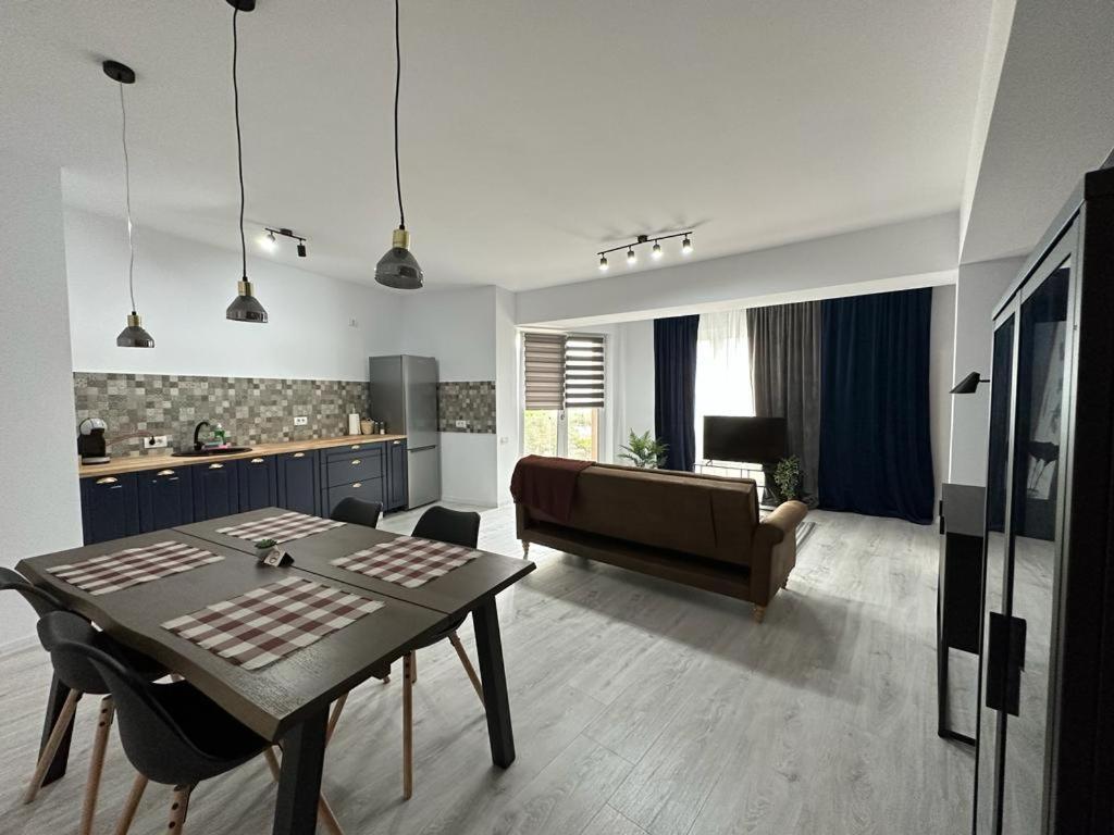 City Center Accommodation - 308 Reșița Dış mekan fotoğraf